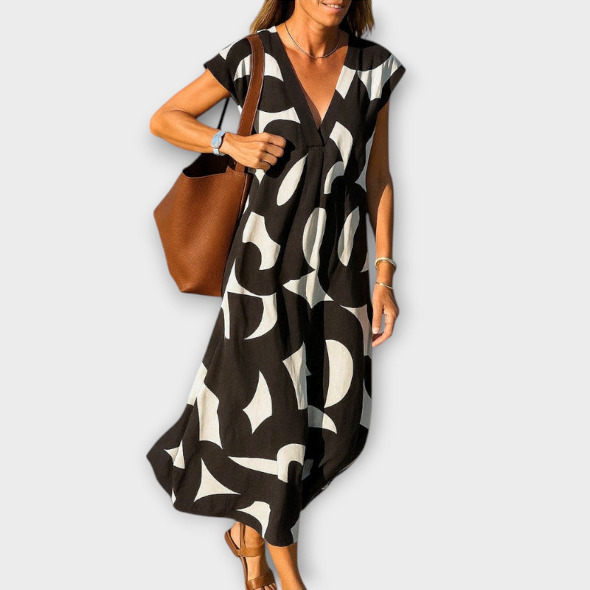 Linae – Light Dress with V-Neck