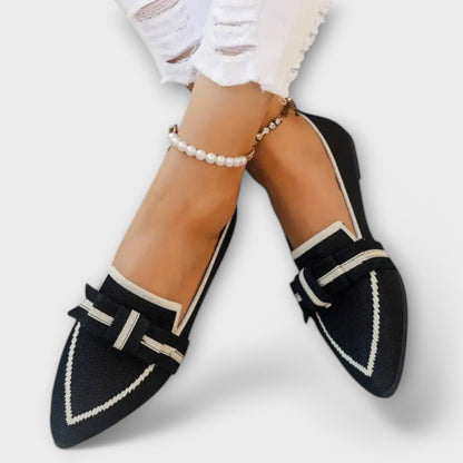 Flache Damenschuhe mit Knotendesign