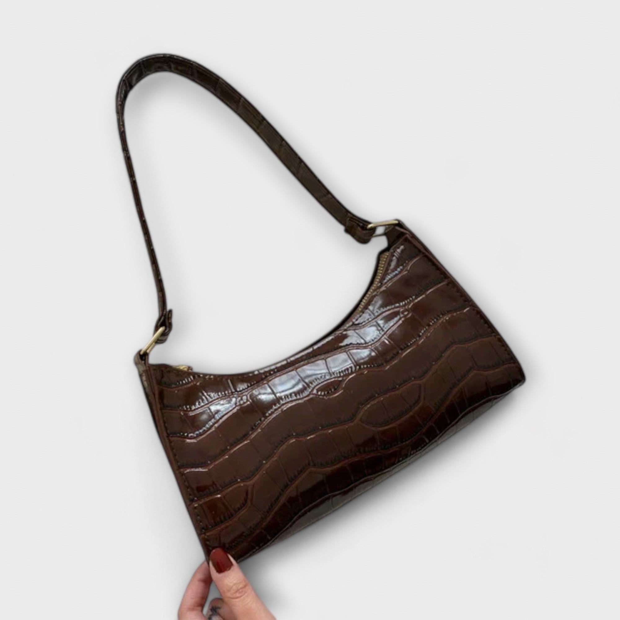 Aurellia. - Shiny Leather Bag