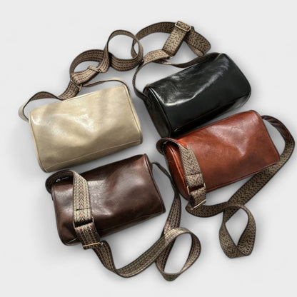 Aurellia. - Vintage Crossbody Bag