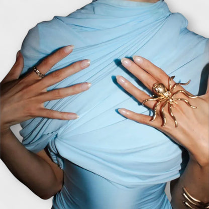 Langes Kleid mit Rollkragen 